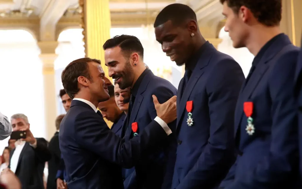 Cérémonie de remise de la légion d'honneur par le président Emmanuel Macron