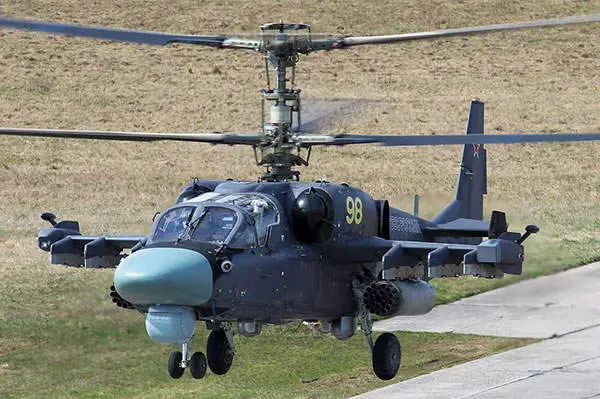 Le Ka-52 helicoptère militaire