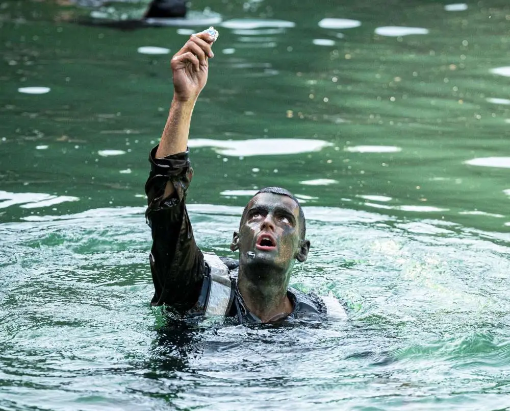 formation militaire dans l'eau