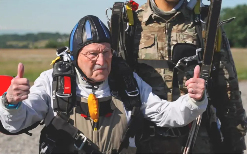 Achille Muller saut en parachute à Lasclaverie