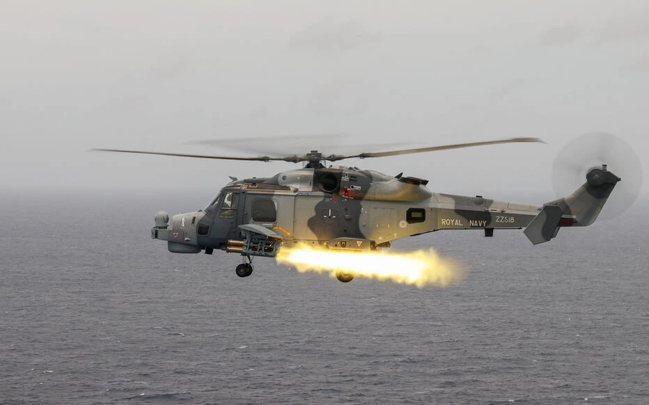 HMS Defenders Wildcat tire de missile Martlet