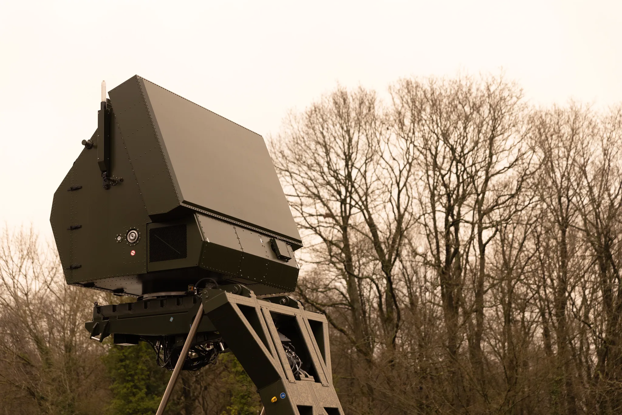 Thales radar Ground Master 200 GM200