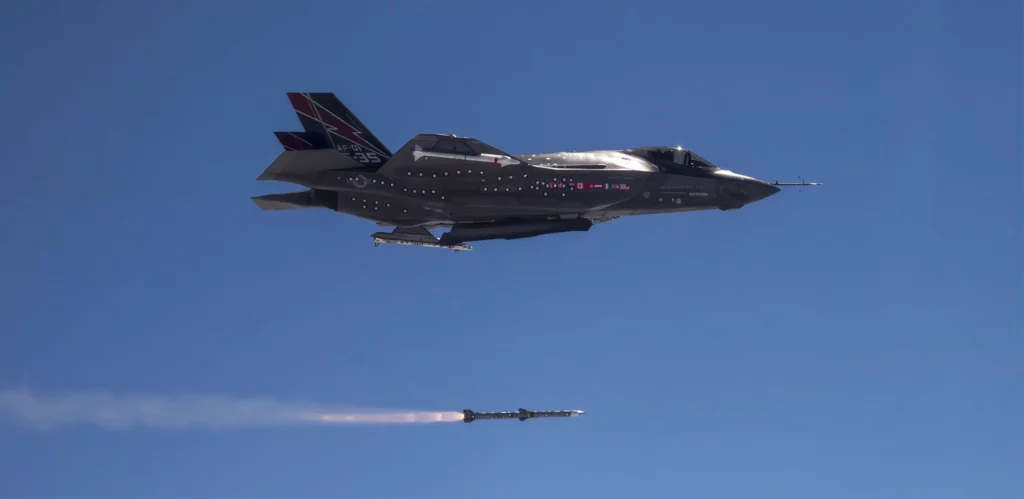 missile air-air AIM-120 AMRAAM