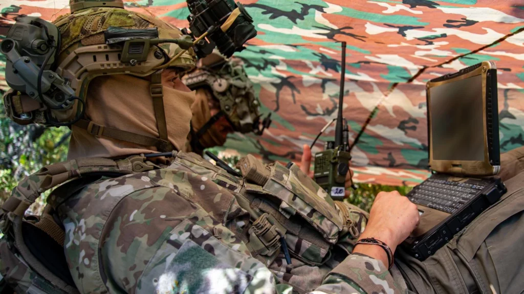 Commando parachutiste CPA Stage