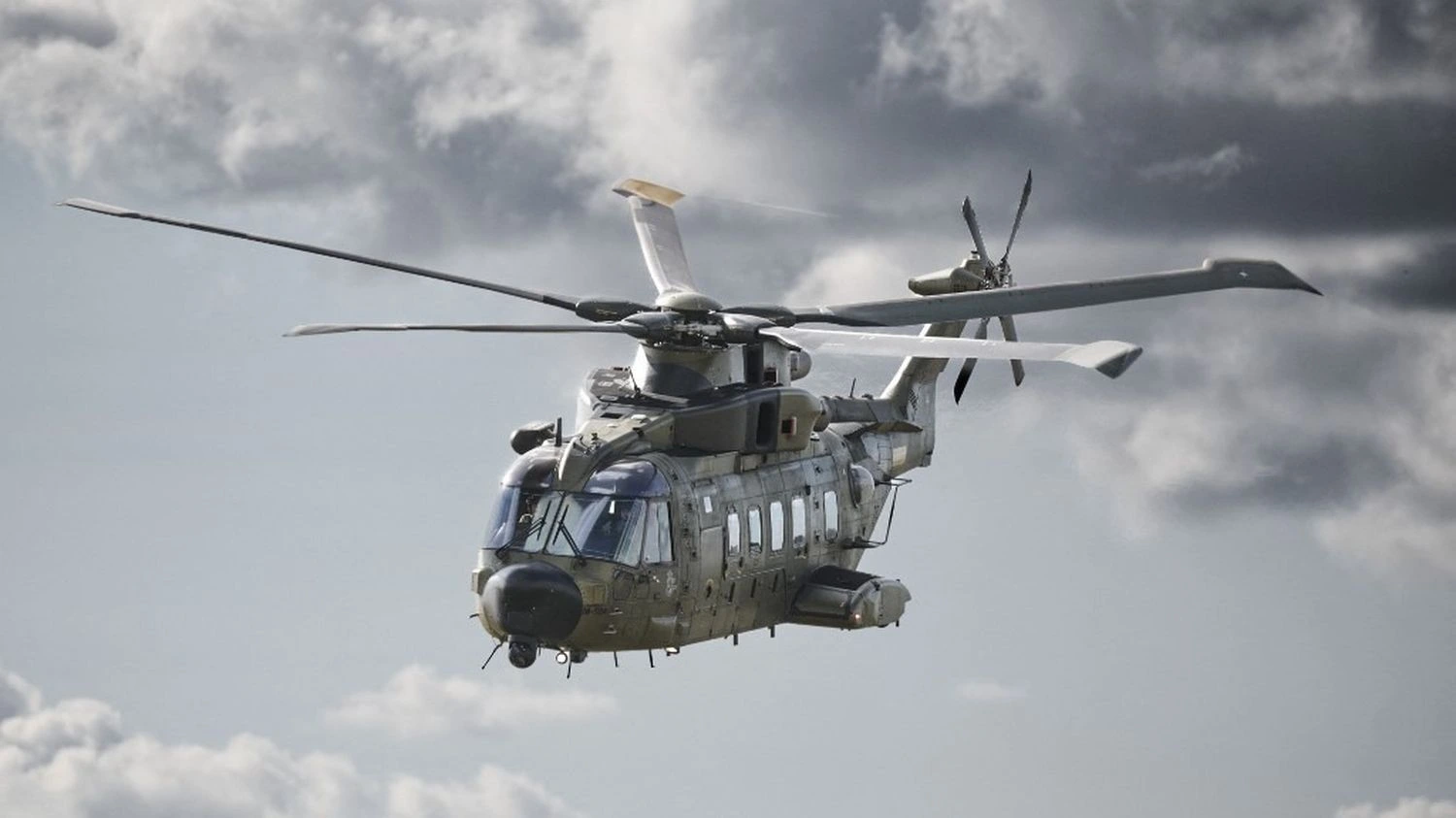 Attaque fusées éclairantes russes hélicoptère danemark