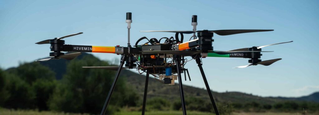 Drone multirotor aux couleurs du logiciel Hivemind